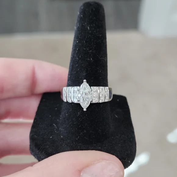 Marquise-Cut CZ Ring with Pavé Shoulders 925 SS, 1.9ct (VVS) Size 7 - Picture 2 of 7